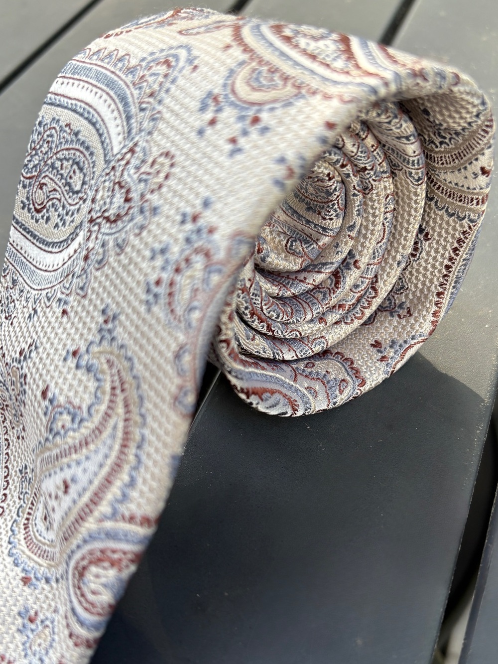 Charles Tyrwhitt Beige Paisley 100% Silk Tie with Blue Brown Accents Luxury